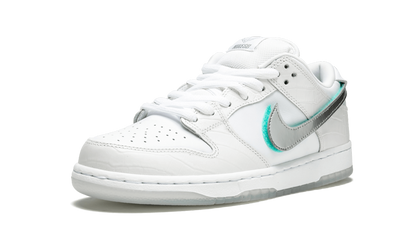SB Dunk Low Pro OG QS "Diamond Supply White" BV1310 100