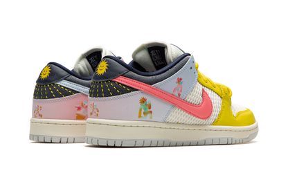 SB Dunk Low "Be True" DX5933 900