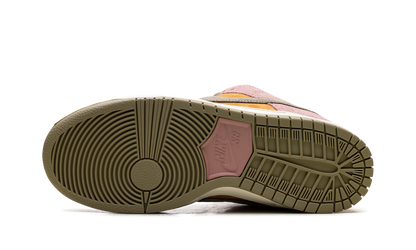 SB Dunk Low "Red Stardust" HJ4135 600