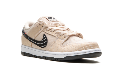 SB Dunk Low "Albino & Preto - Jiu Jitsu" FD2627 200