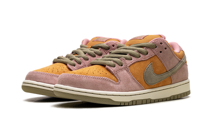 SB Dunk Low "Red Stardust" HJ4135 600